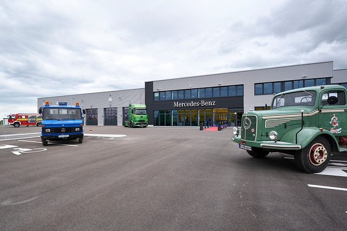 Daimler Truck eröffnet neuen Standort für Vertrieb und Service von Lkw und Bussen in Aschheim bei München