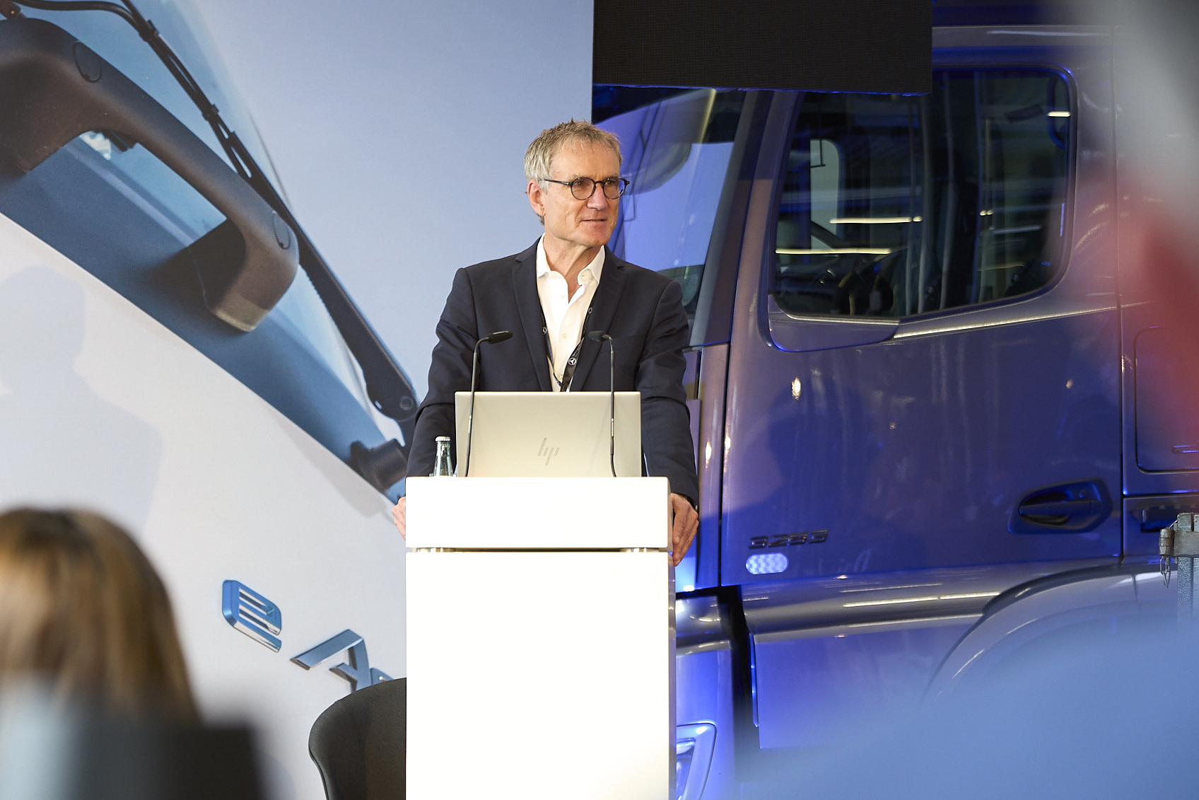 Daimler Truck eröffnet neuen Standort für Vertrieb und Service von Lkw und Bussen in Aschheim bei München, f.l.t.r. Daimler Truck eröffnet neuen Standort für Vertrieb und Service von Lkw und Bussen in Aschheim bei München