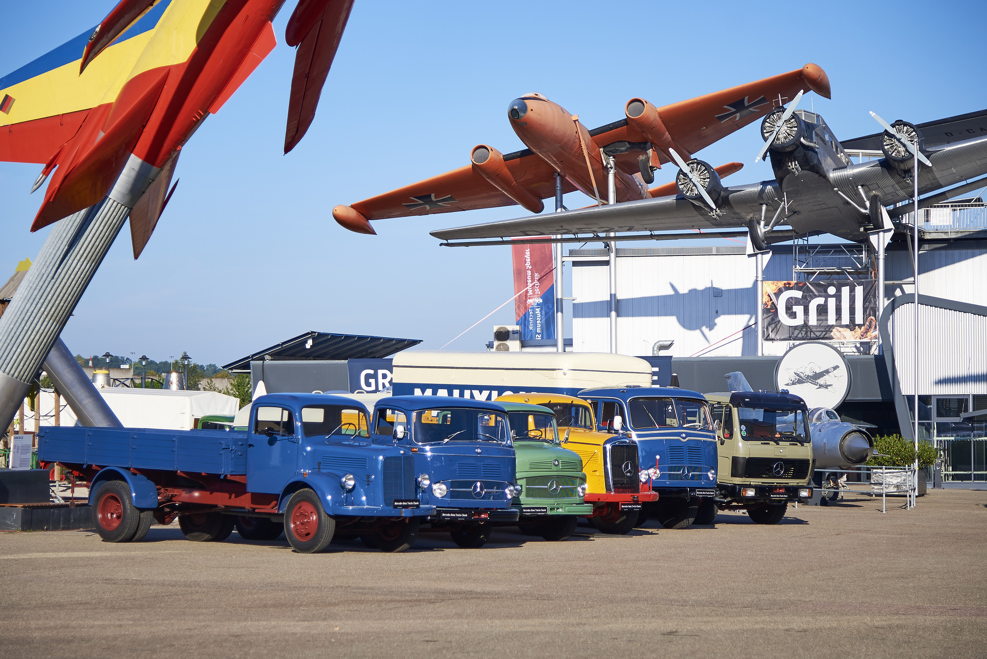 Technikmuseum Sinsheim lädt zum Aktionswochenende: Historische und aktuelle Nutzfahrzeuge von Mercedes-Benz Trucks hautnah erleben