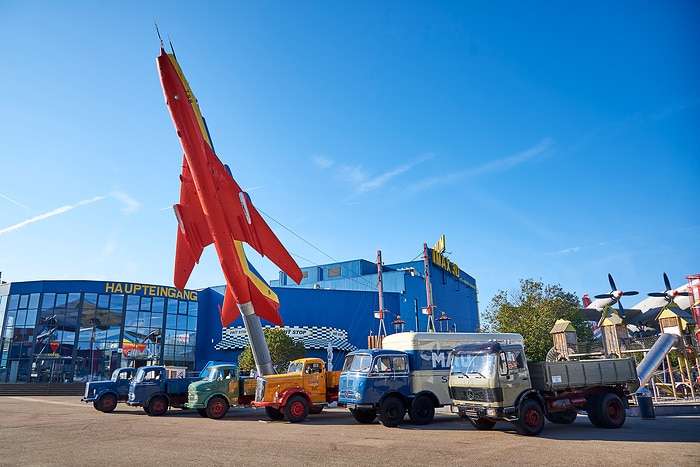 Technikmuseum Sinsheim lädt zum Aktionswochenende: Historische und aktuelle Nutzfahrzeuge von Mercedes-Benz Trucks hautnah erleben