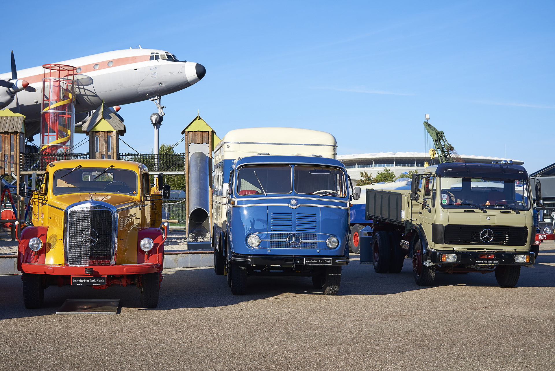 Technikmuseum Sinsheim lädt zum Aktionswochenende: Historische und aktuelle Nutzfahrzeuge von Mercedes-Benz Trucks hautnah erleben