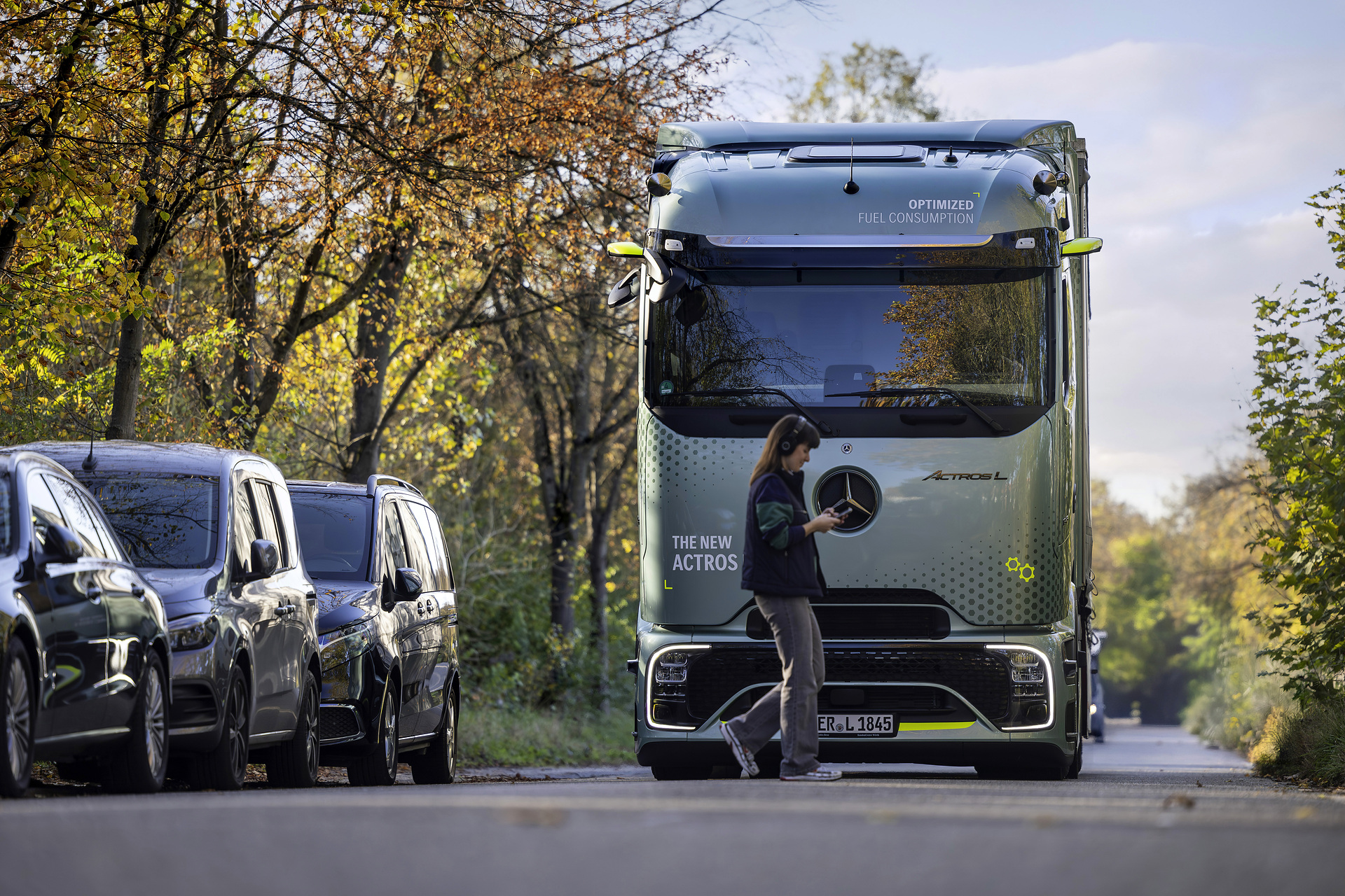 Mercedes-Benz Trucks: Active Brake Assist 6 mit Fußgängererkennung und automatisierter Bremsung NUFAM 2025: Mercedes-Benz Trucks Partner präsentieren innovative Nutzfahrzeuglösungen in Karlsruhe