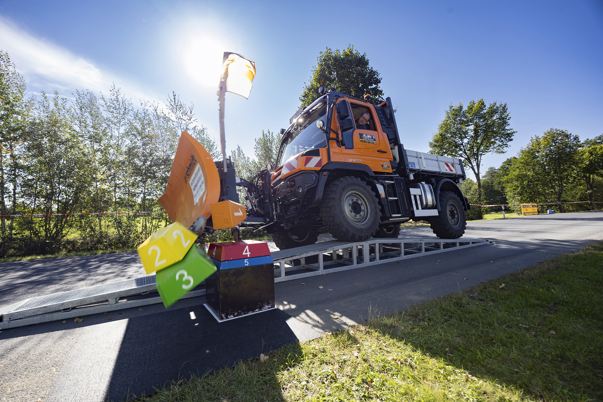 Unimog im Mittelpunkt der 4. Deutschen Schneepflugmeisterschaft