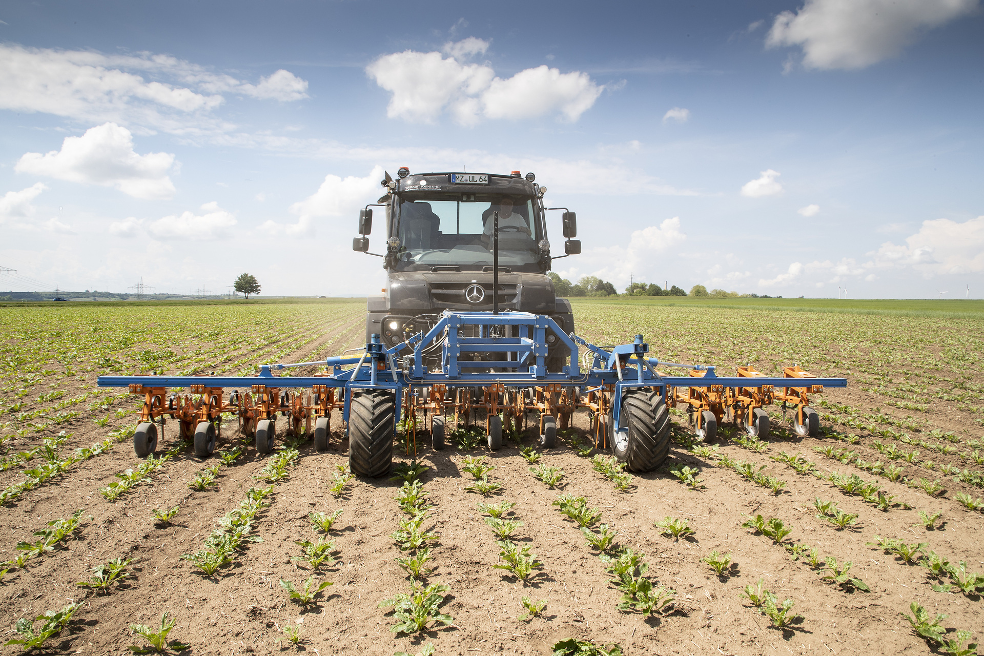 Der Unimog für die moderne Landwirtschaft:  drei Geräteträger auf der Weltleitmesse Agritechnica