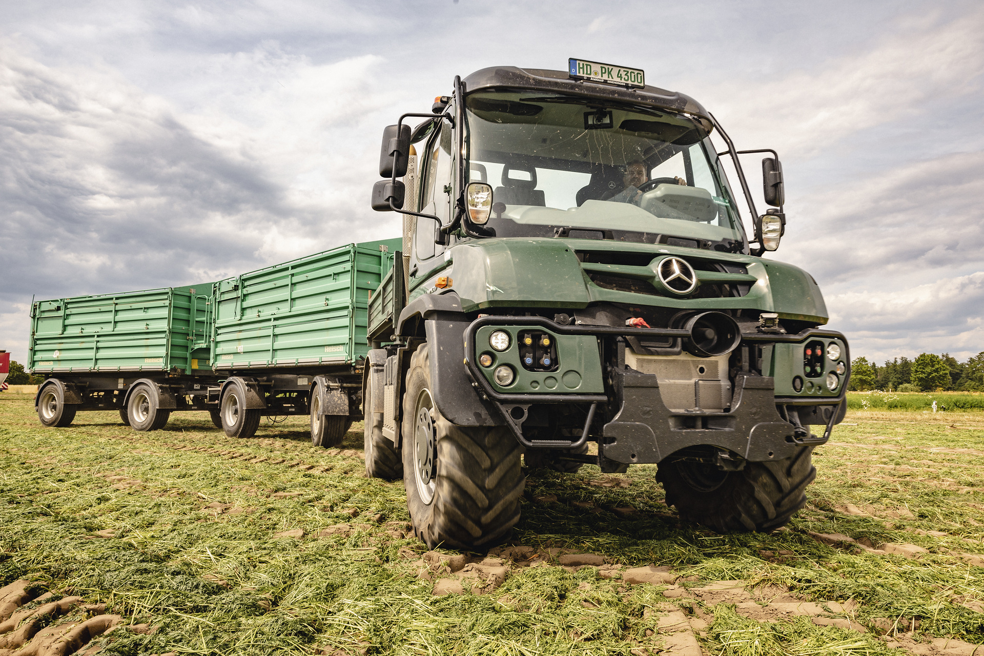 Der Unimog für die moderne Landwirtschaft:  drei Geräteträger auf der Weltleitmesse Agritechnica