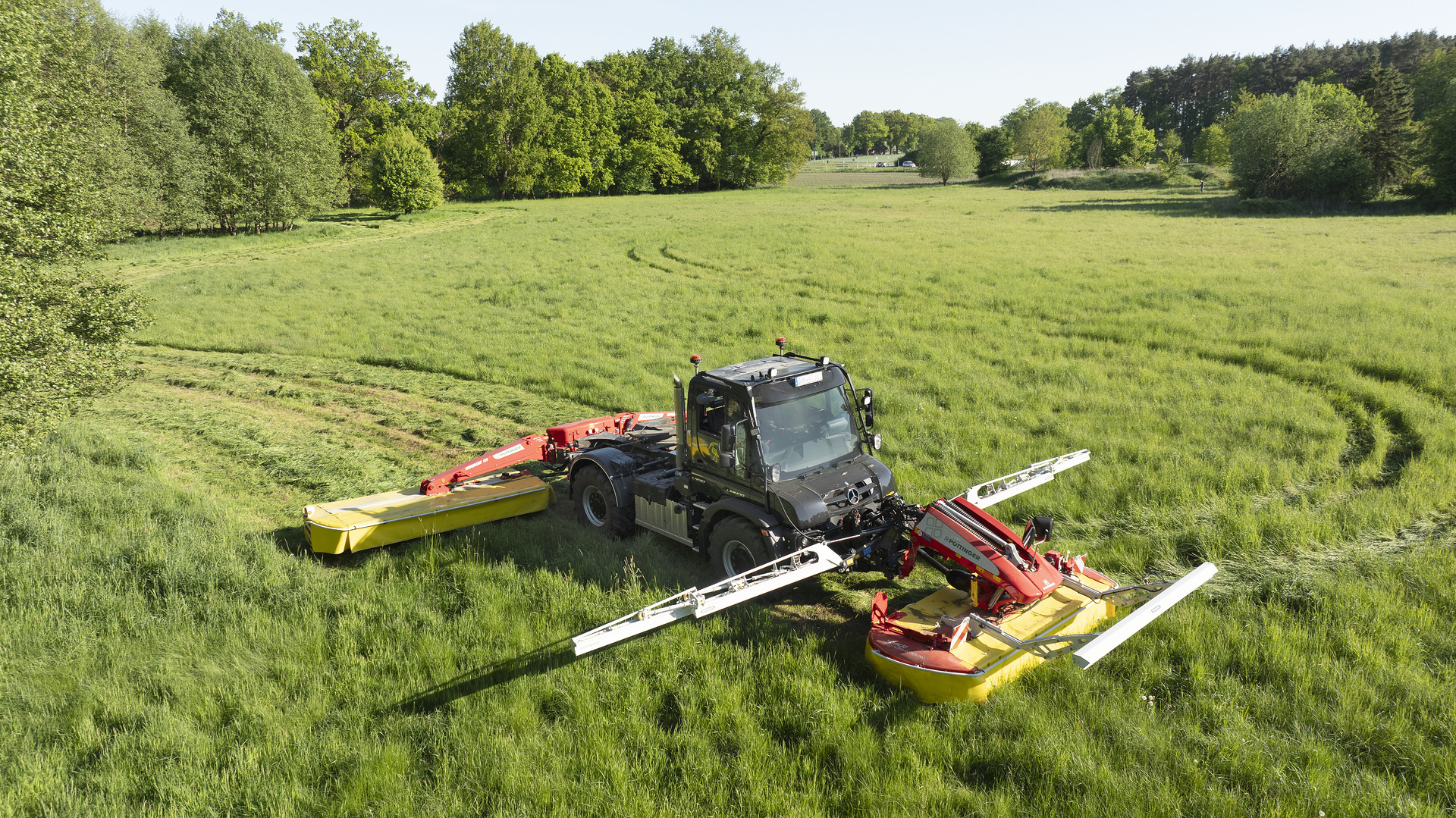 Der Unimog für die moderne Landwirtschaft:  drei Geräteträger auf der Weltleitmesse Agritechnica