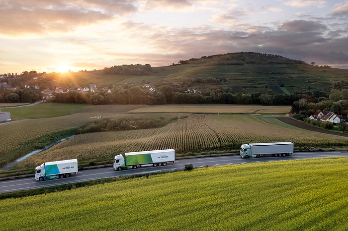 Gruppenbilder: Mercedes-Benz eActros 400 / eActros 600 / Actros L