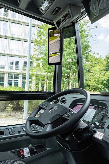 Mercedes-Benz eCitaro mit NMCC4-Batterie