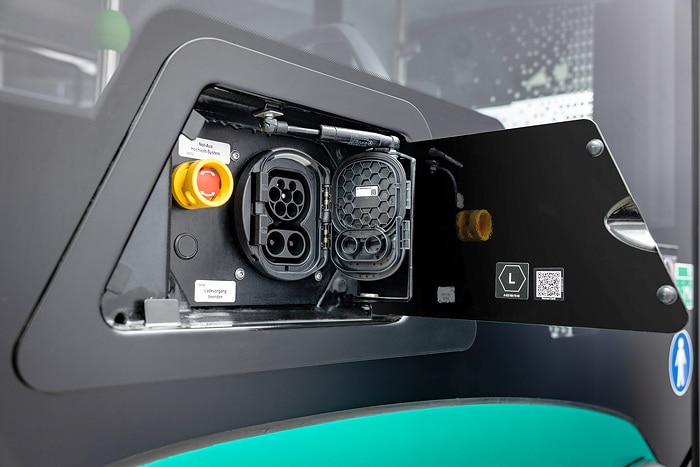 Mercedes-Benz eCitaro with NMCC4 battery