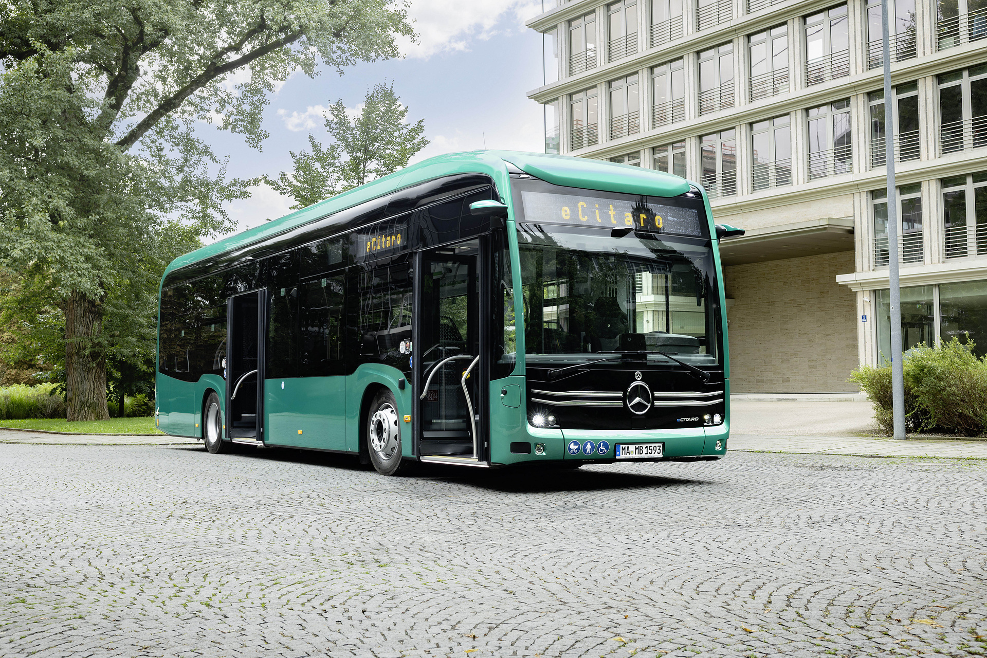 Mercedes-Benz eCitaro with NMCC4 battery