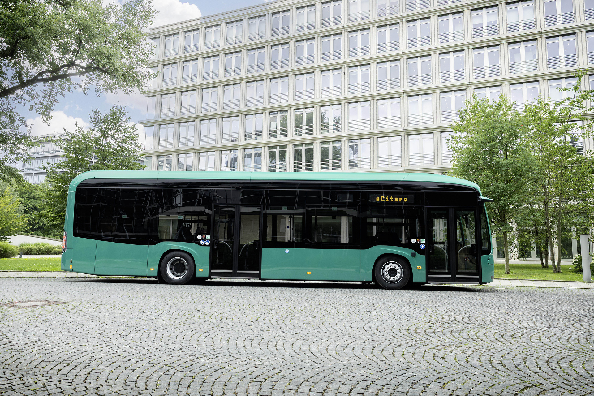 Mercedes-Benz eCitaro with NMCC4 battery