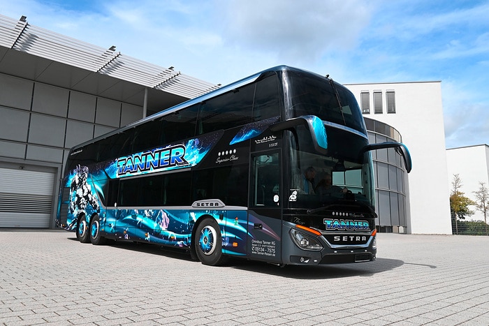 Göttlicher Setra zum 50. Firmenjubiläum