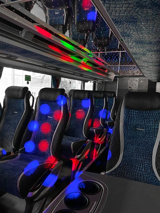 Göttlicher Setra zum 50. Firmenjubiläum