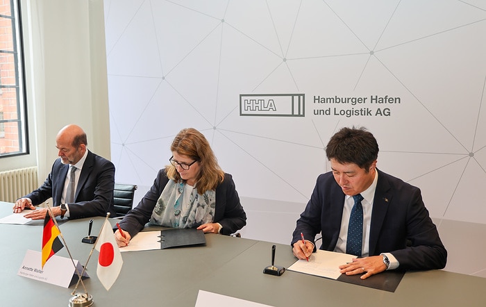 Daimler Truck, HHLA and Kawasaki Heavy Industries Launch Strategic Partnership to Establish Liquid Hydrogen Supply Chain for Europe