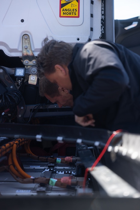 Sicherer unterwegs mit Hochvolt: Hohe passive Sicherheit des Mercedes-Benz eActros 600 in Crash-Tests bestätigt