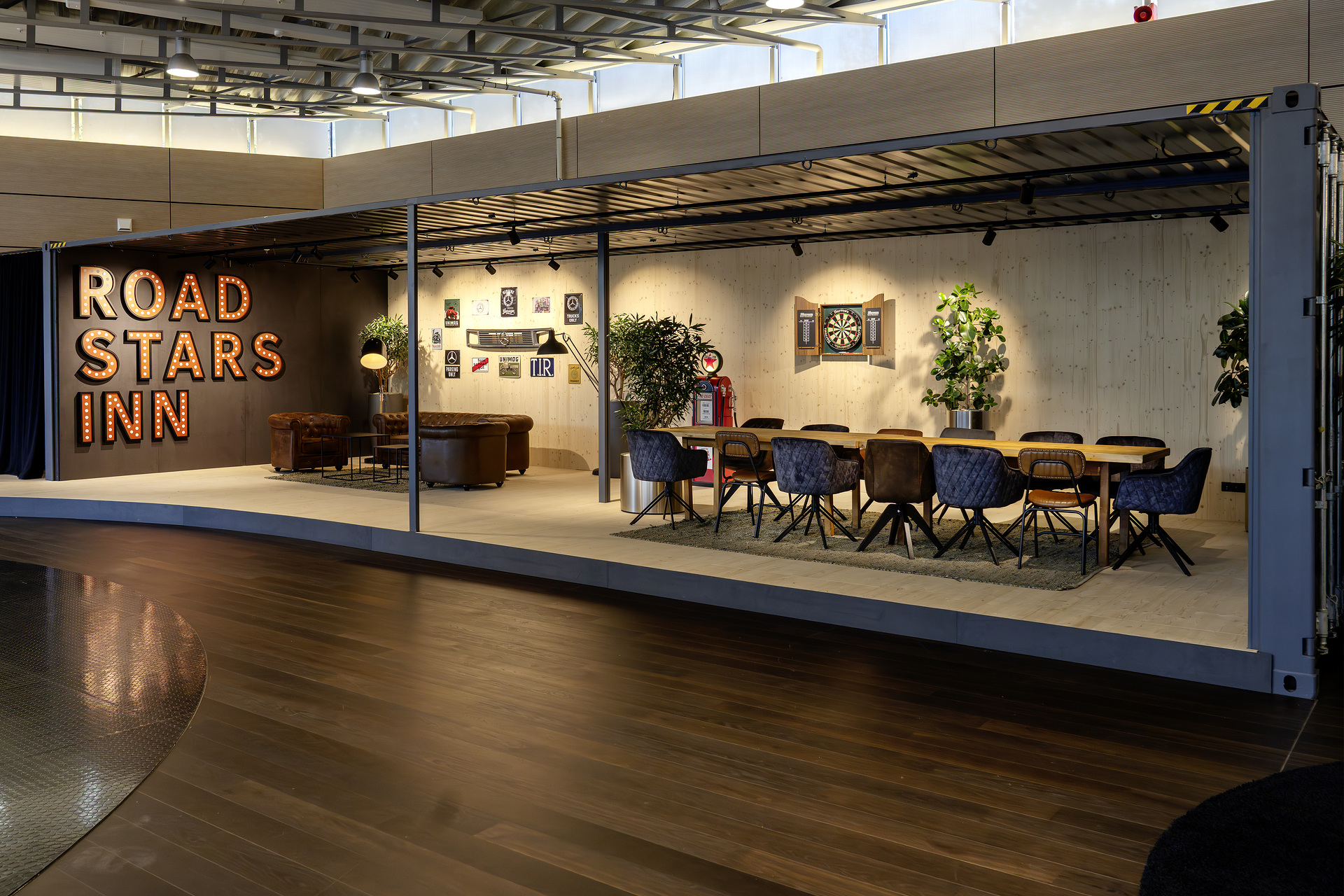 Mercedes-Benz Trucks eröffnet neues Customer Experience Center – Fokus auf Kundenorientierung und Markenwerte