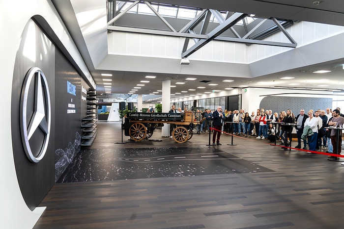 Mercedes-Benz Trucks eröffnet neues Customer Experience Center – Fokus auf Kundenorientierung und Markenwerte