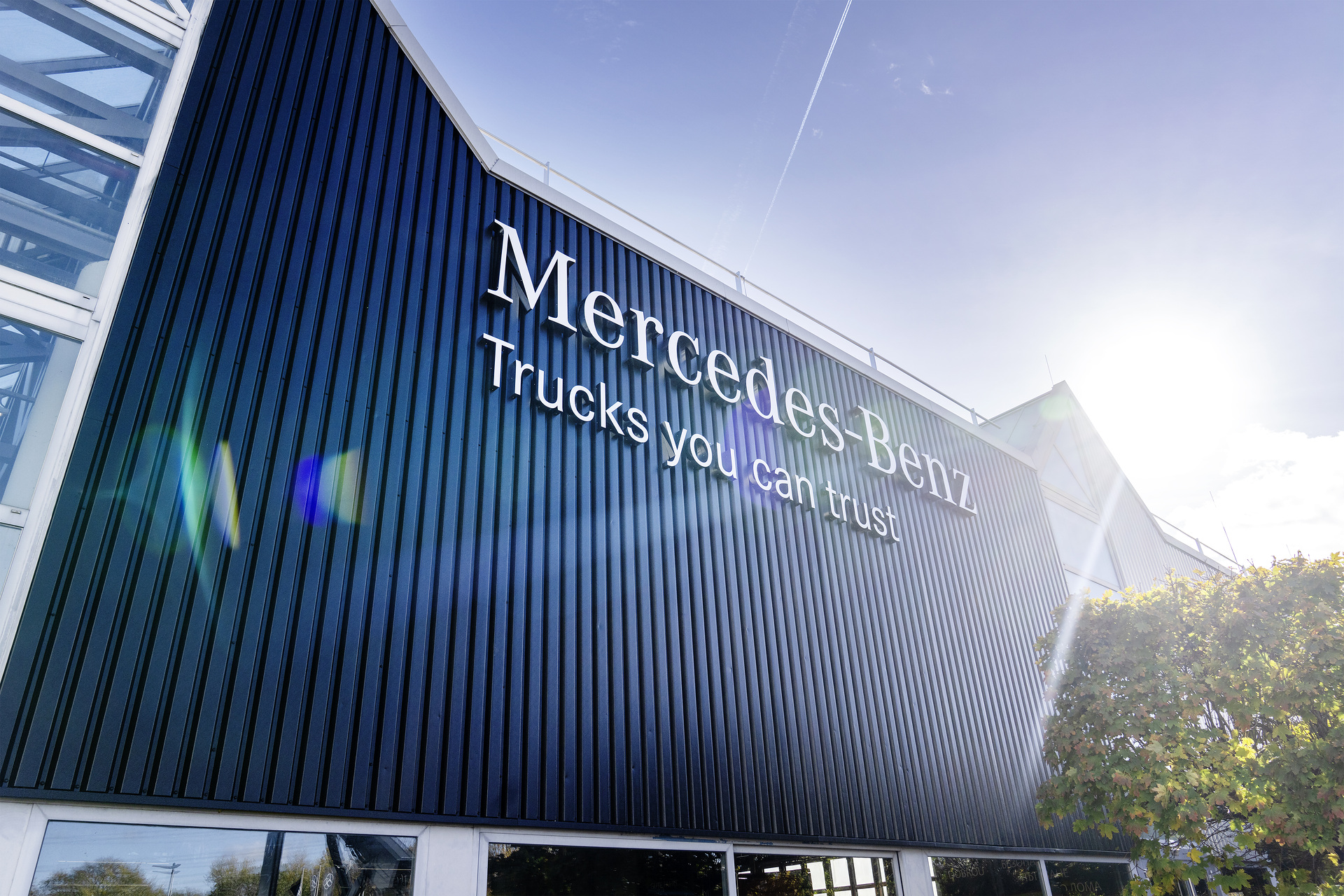Mercedes-Benz Trucks eröffnet neues Customer Experience Center – Fokus auf Kundenorientierung und Markenwerte