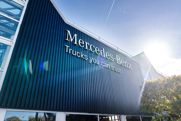 Mercedes-Benz Trucks eröffnet neues Customer Experience Center – Fokus auf Kundenorientierung und Markenwerte