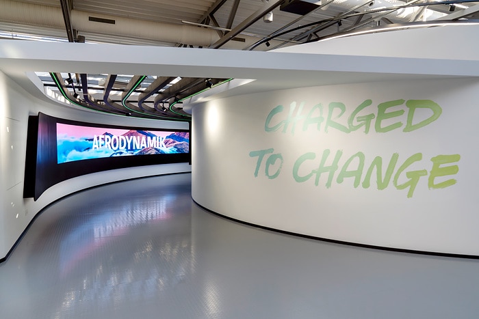 Mercedes-Benz Trucks eröffnet neues Customer Experience Center – Fokus auf Kundenorientierung und Markenwerte