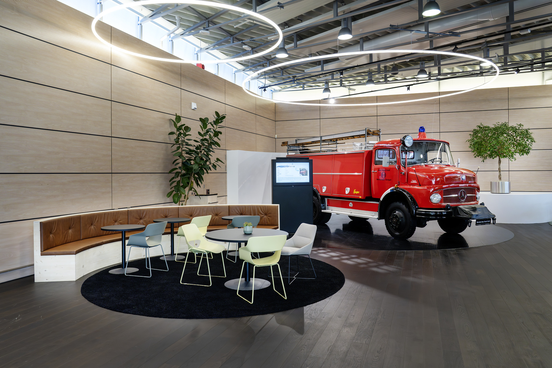 Mercedes-Benz Trucks eröffnet neues Customer Experience Center – Fokus auf Kundenorientierung und Markenwerte