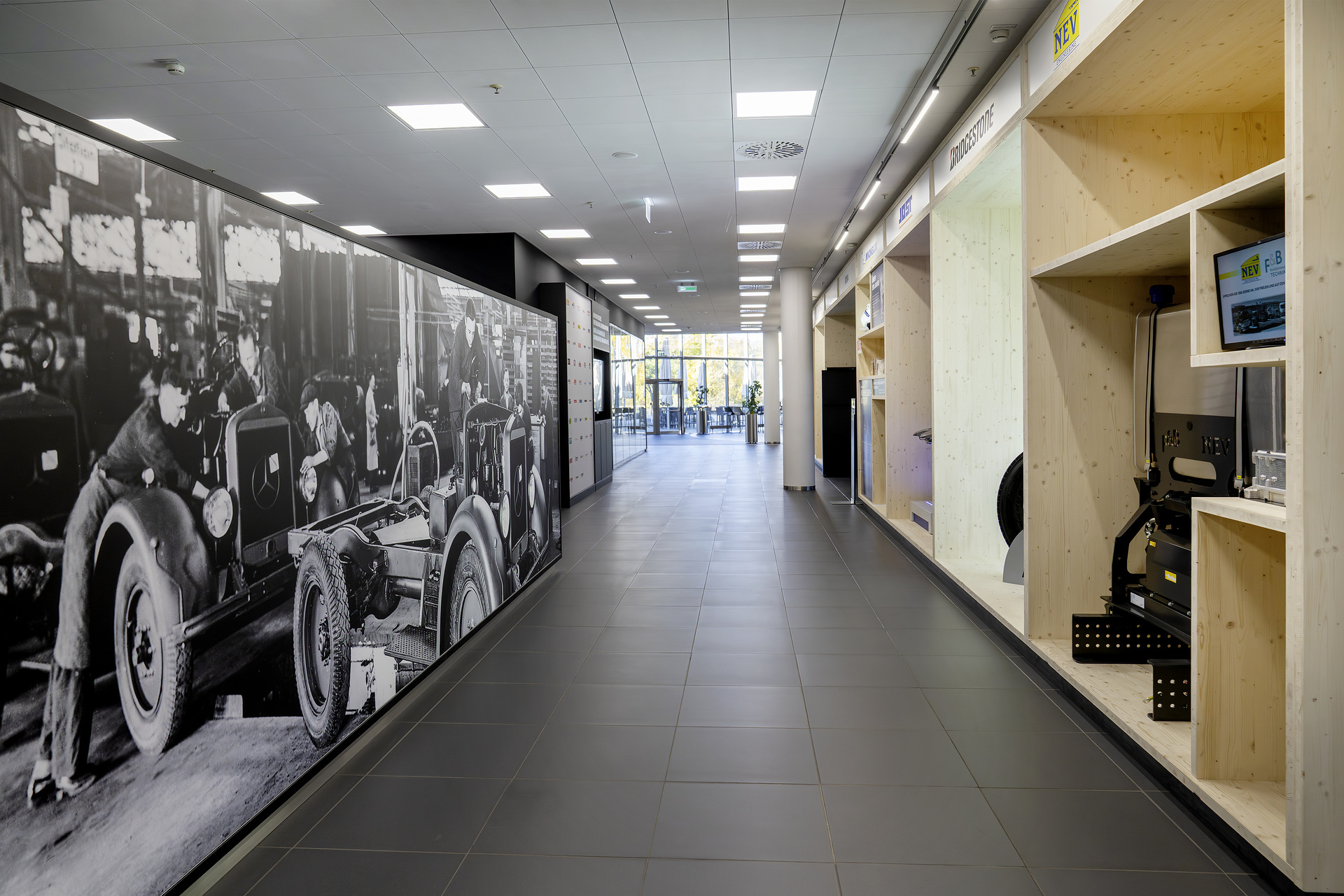 Mercedes-Benz Trucks eröffnet neues Customer Experience Center – Fokus auf Kundenorientierung und Markenwerte