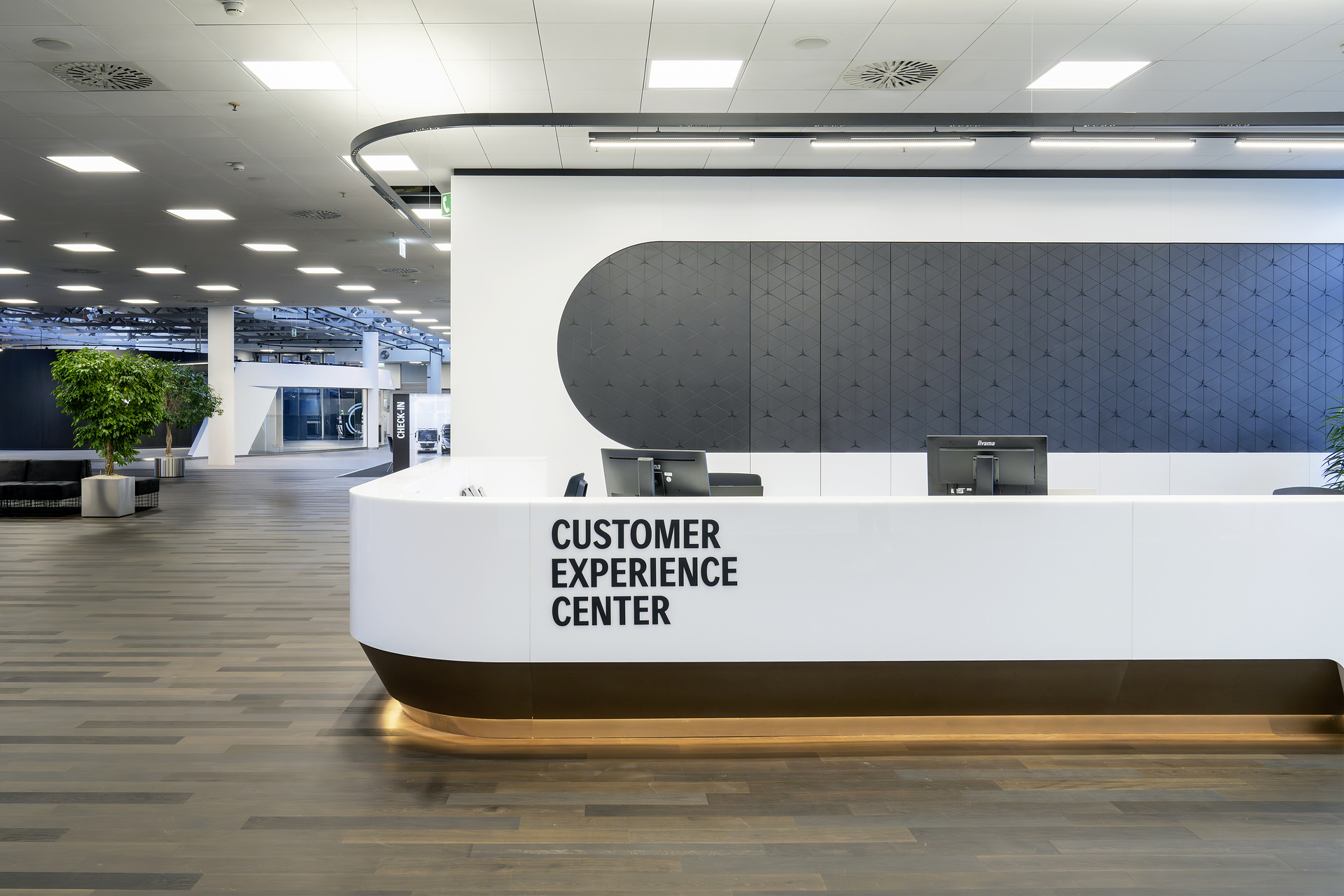 Mercedes-Benz Trucks eröffnet neues Customer Experience Center – Fokus auf Kundenorientierung und Markenwerte