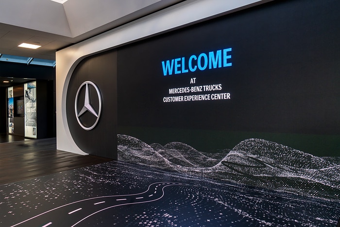 Mercedes-Benz Trucks eröffnet neues Customer Experience Center – Fokus auf Kundenorientierung und Markenwerte