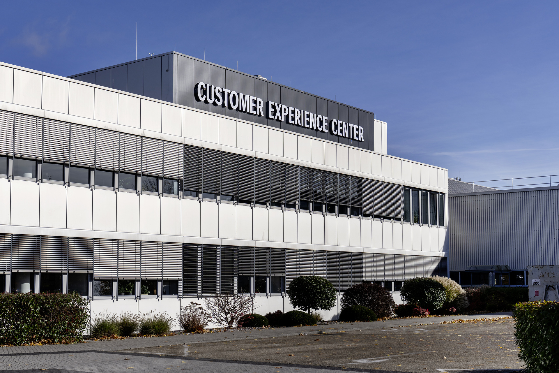 Mercedes-Benz Trucks eröffnet neues Customer Experience Center – Fokus auf Kundenorientierung und Markenwerte