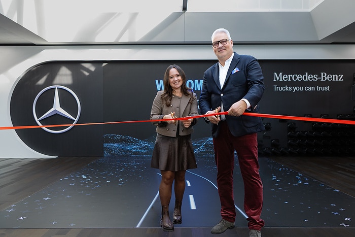 Mercedes-Benz Trucks eröffnet neues Customer Experience Center – Fokus auf Kundenorientierung und Markenwerte