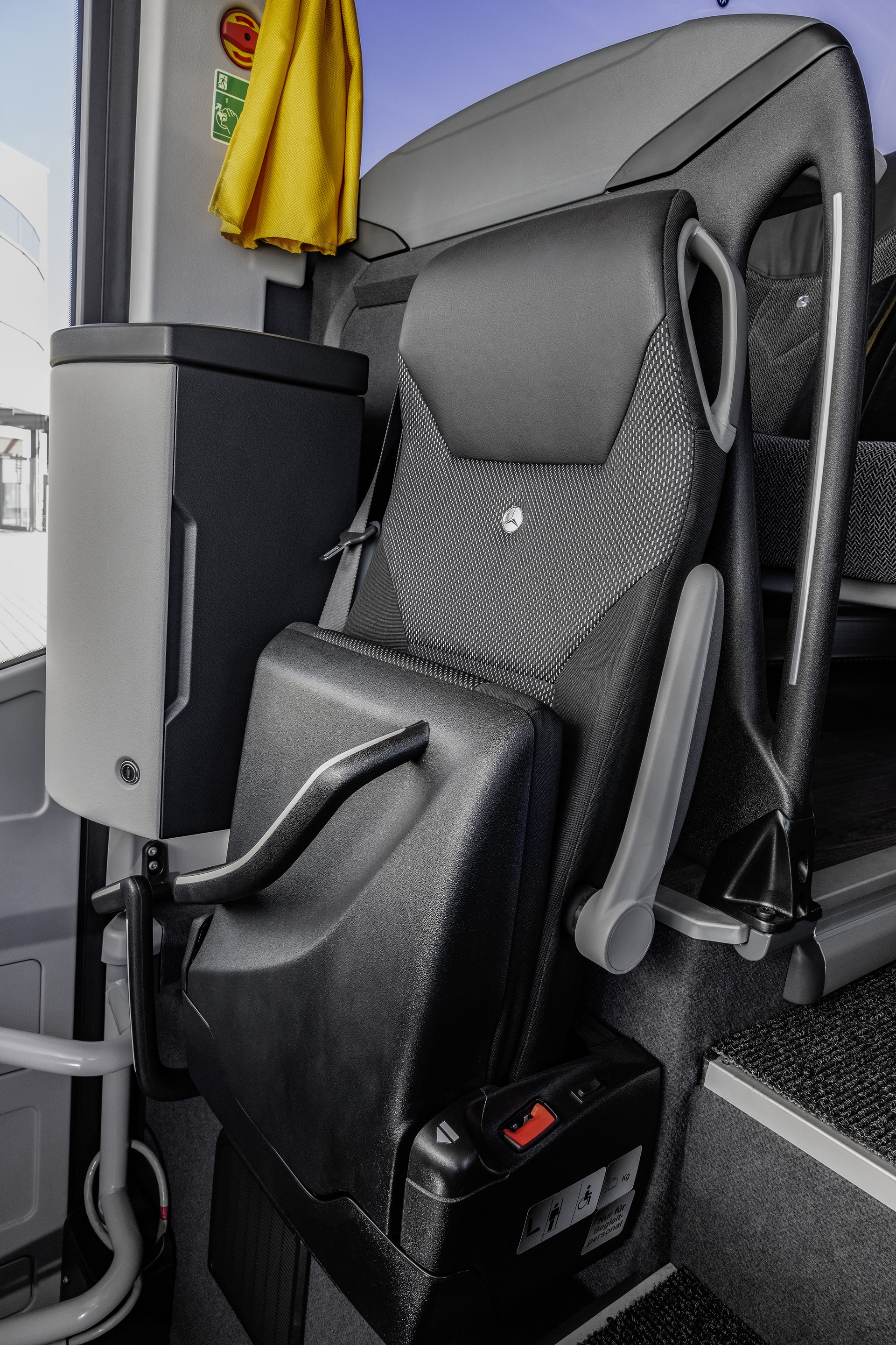 Sicherheit in neuer Dimension: Mercedes-Benz Tourismo Safety Coach 2024