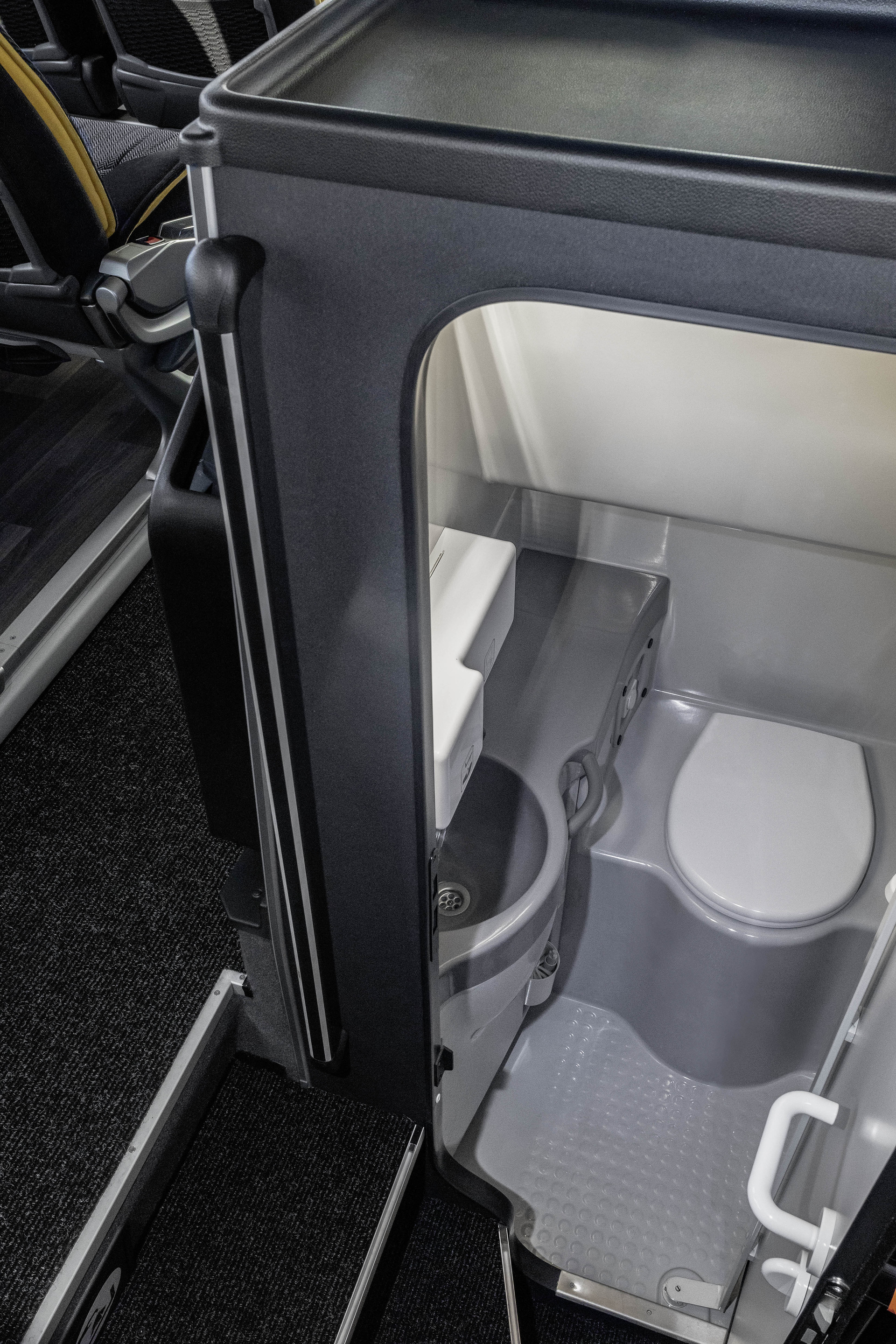 Sicherheit in neuer Dimension: Mercedes-Benz Tourismo Safety Coach 2024