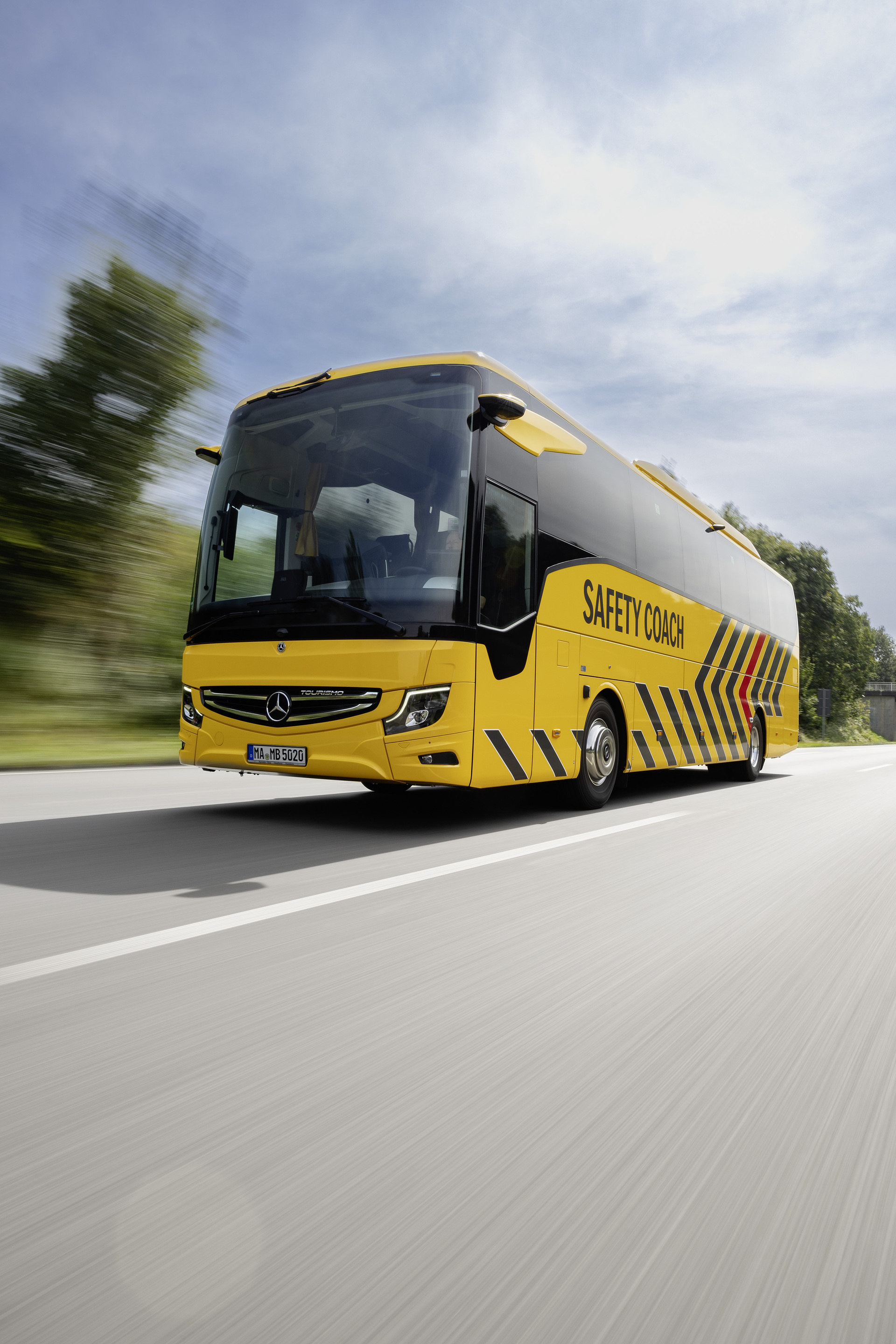 Sicherheit in neuer Dimension: Mercedes-Benz Tourismo Safety Coach 2024