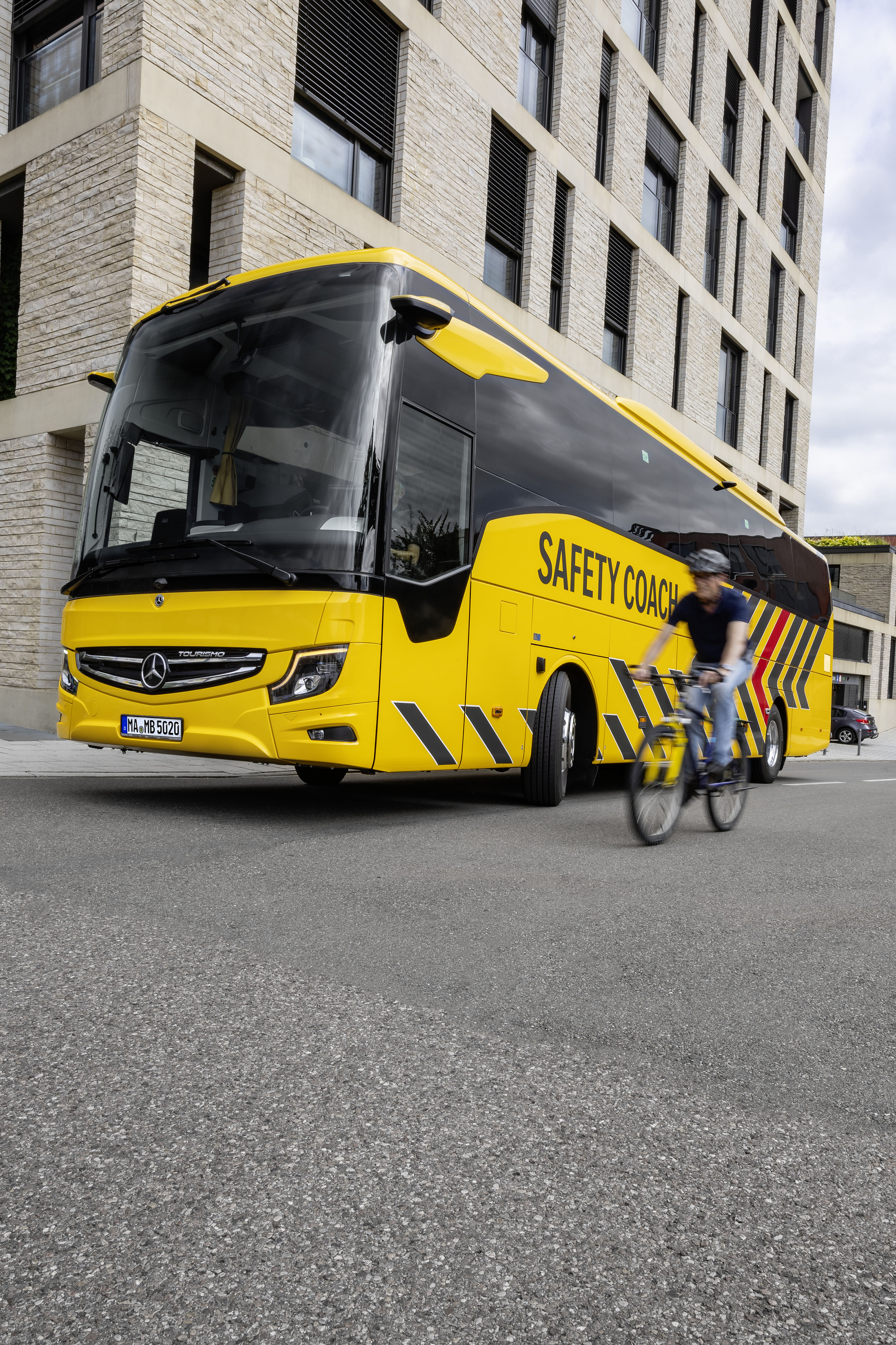 Sicherheit in neuer Dimension: Mercedes-Benz Tourismo Safety Coach 2024