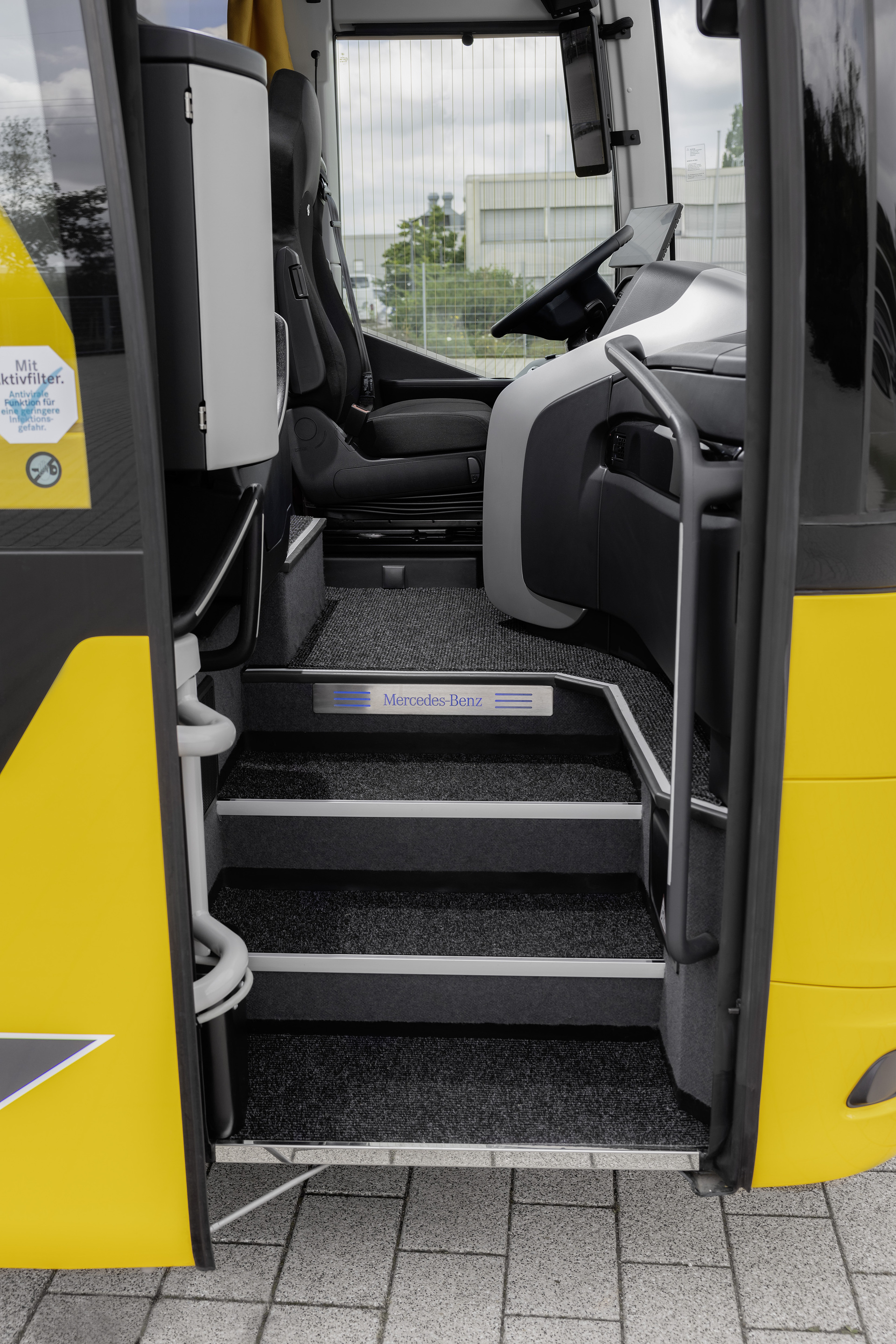 Sicherheit in neuer Dimension: Mercedes-Benz Tourismo Safety Coach 2024