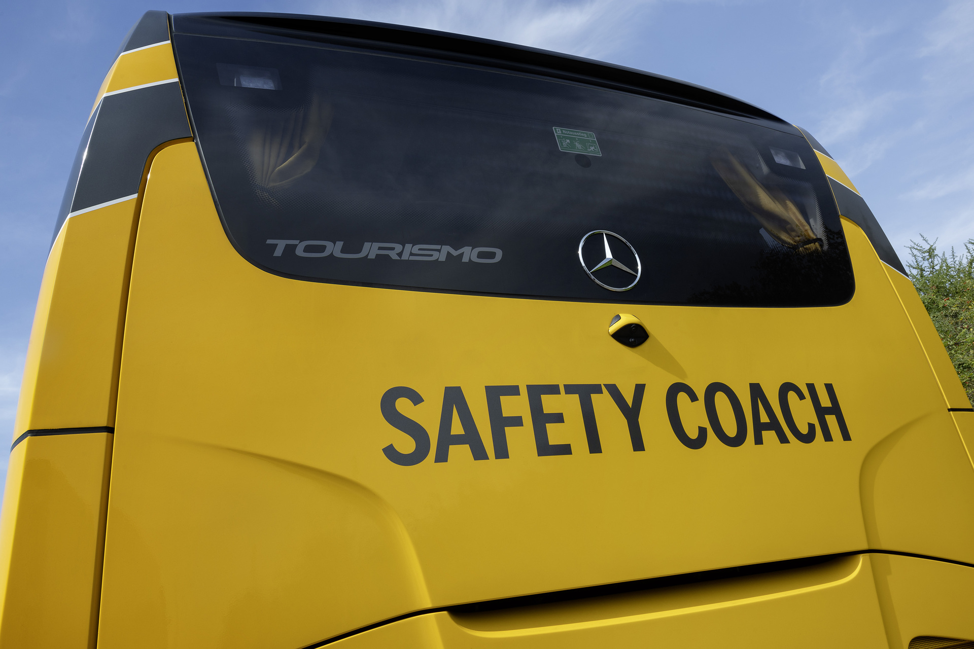 Sicherheit in neuer Dimension: Mercedes-Benz Tourismo Safety Coach 2024