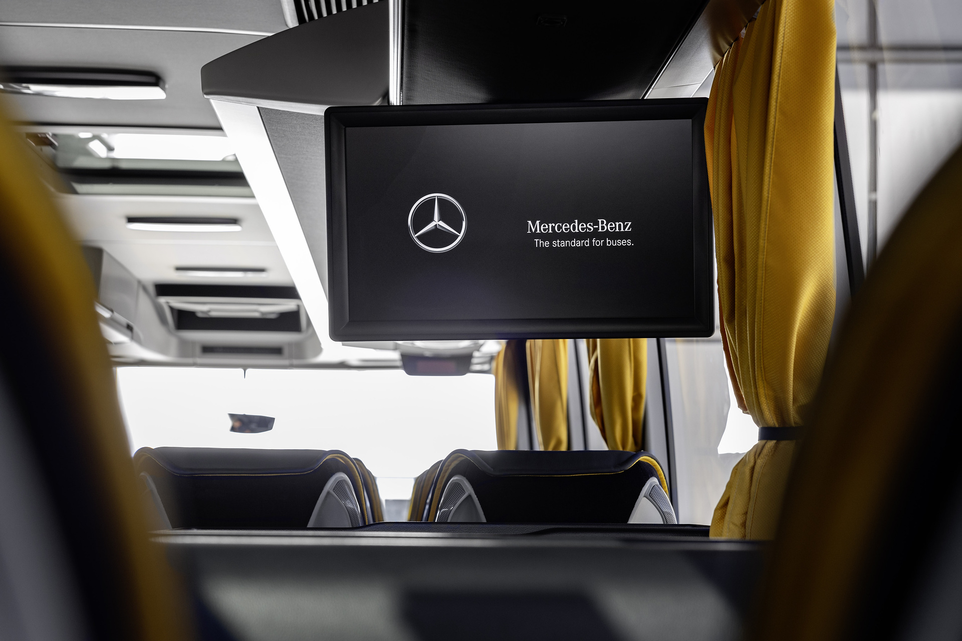 Sicherheit in neuer Dimension: Mercedes-Benz Tourismo Safety Coach 2024