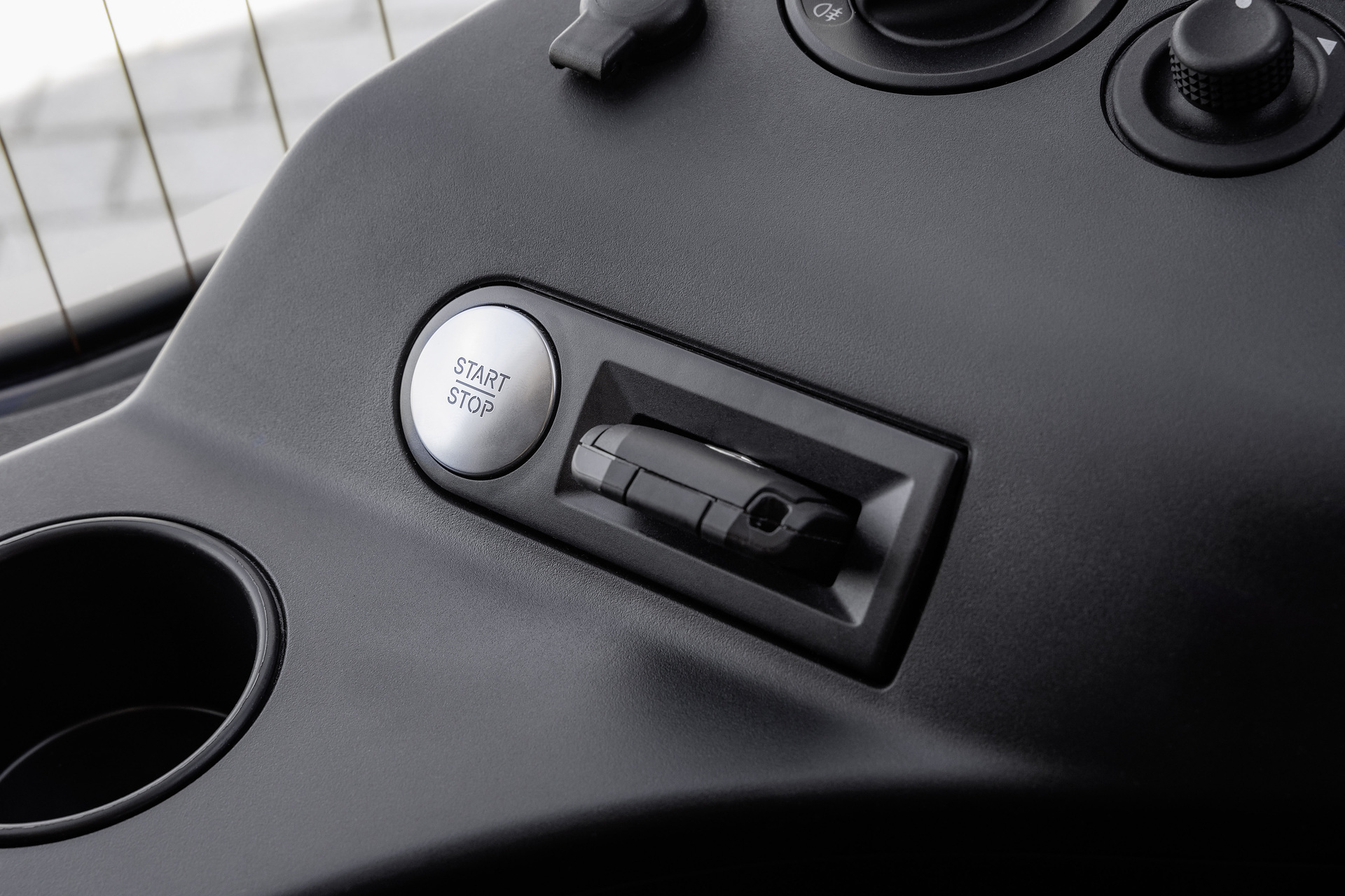 Sicherheit in neuer Dimension: Mercedes-Benz Tourismo Safety Coach 2024