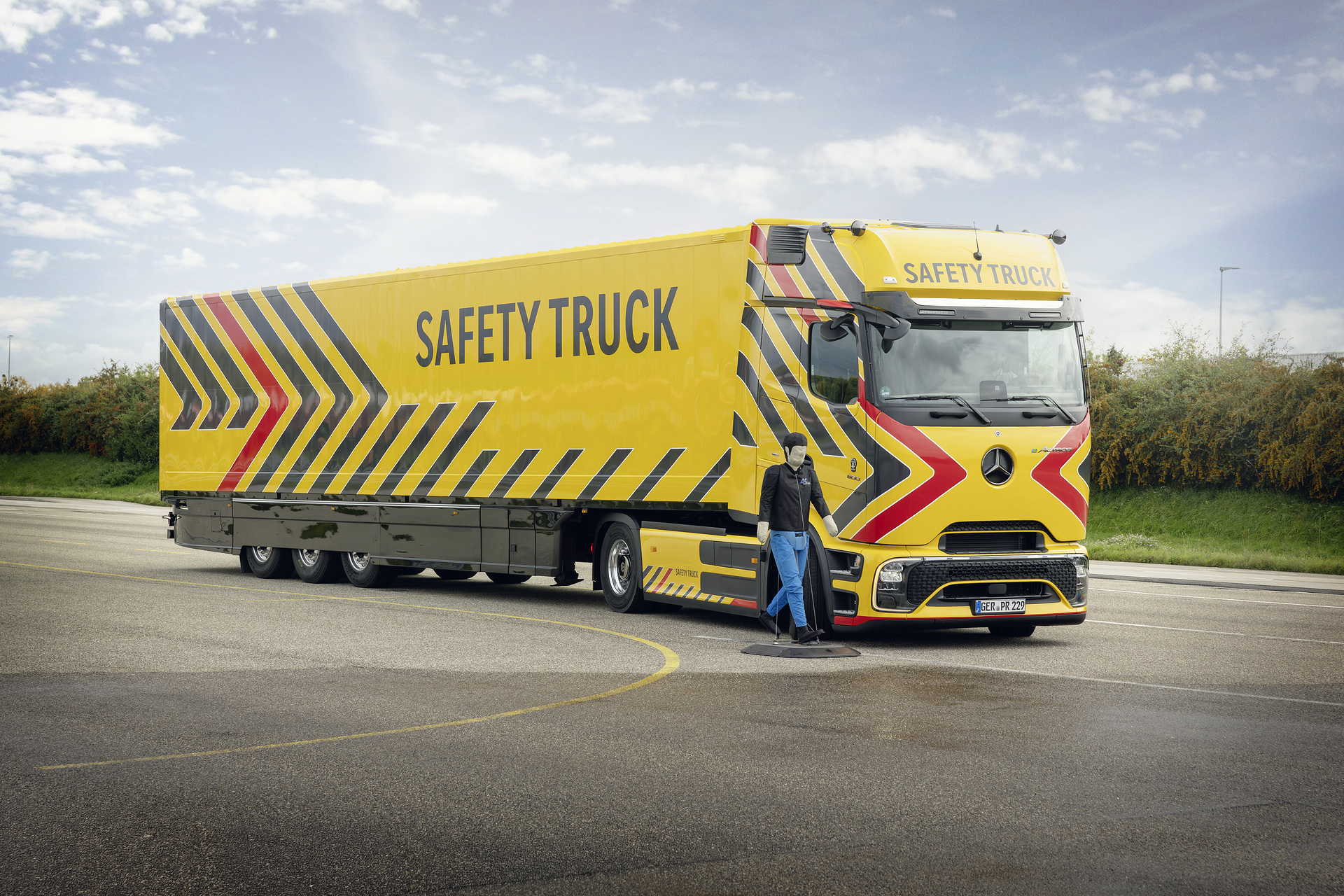 Mercedes-Benz Safety Truck