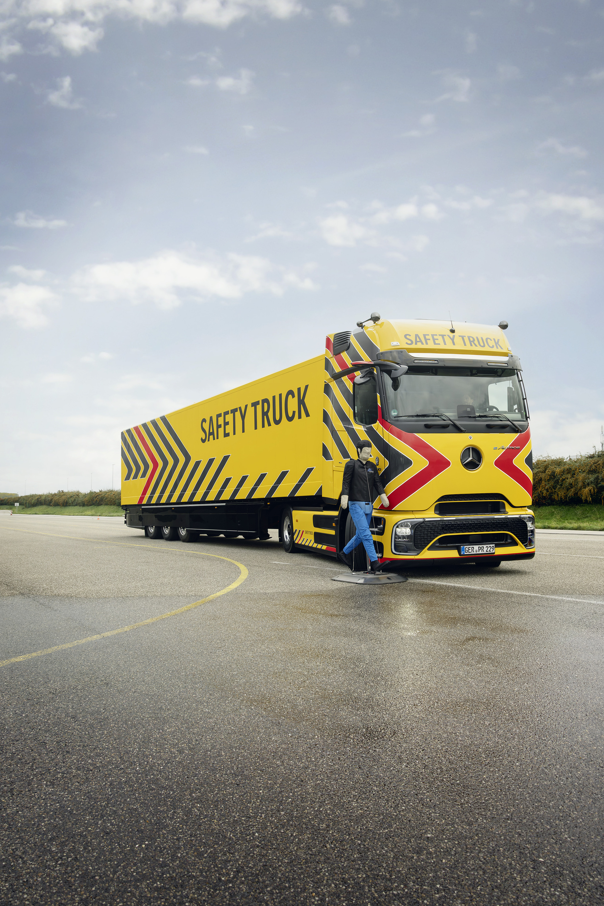 Mercedes-Benz Safety Truck