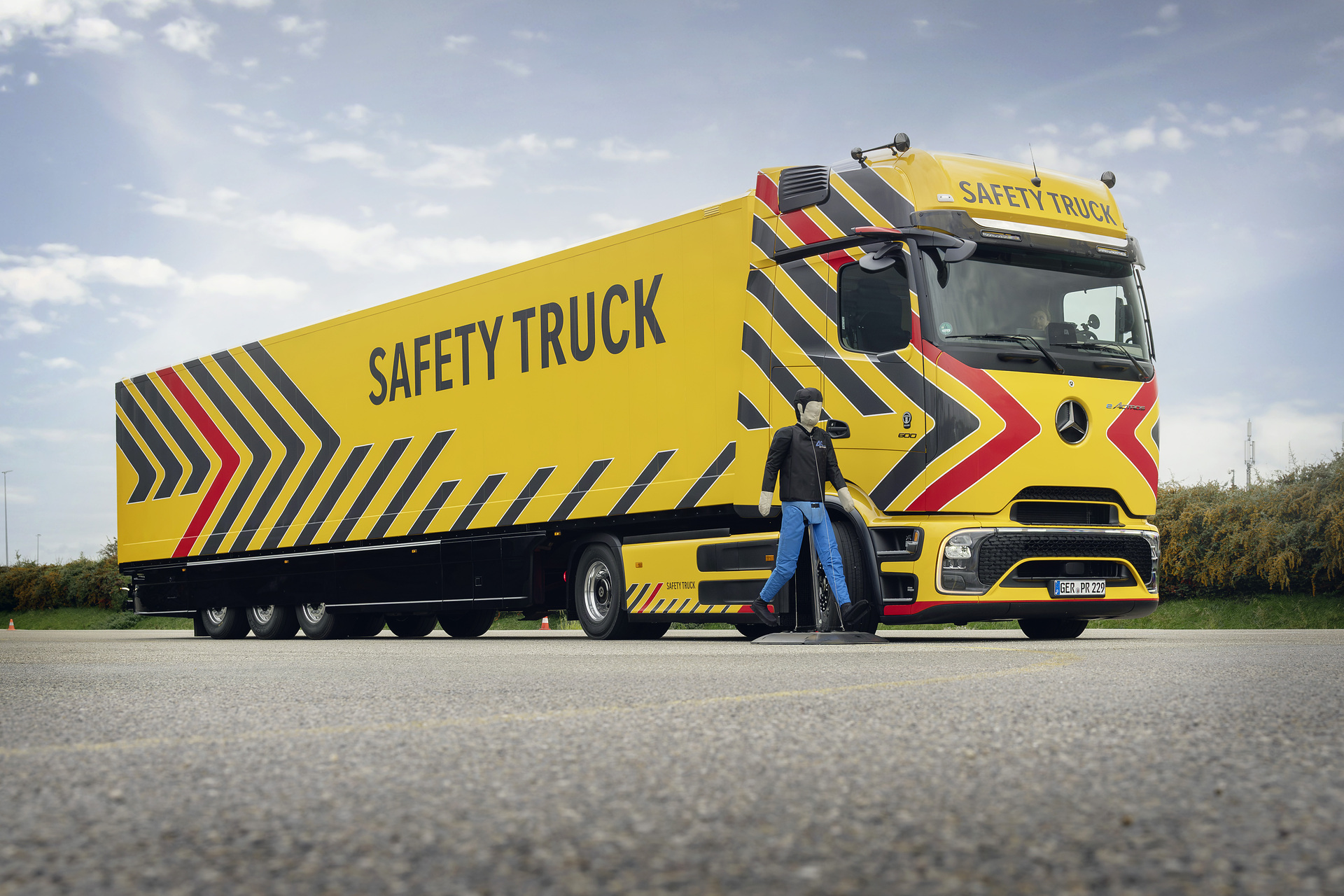 Mercedes-Benz Safety Truck