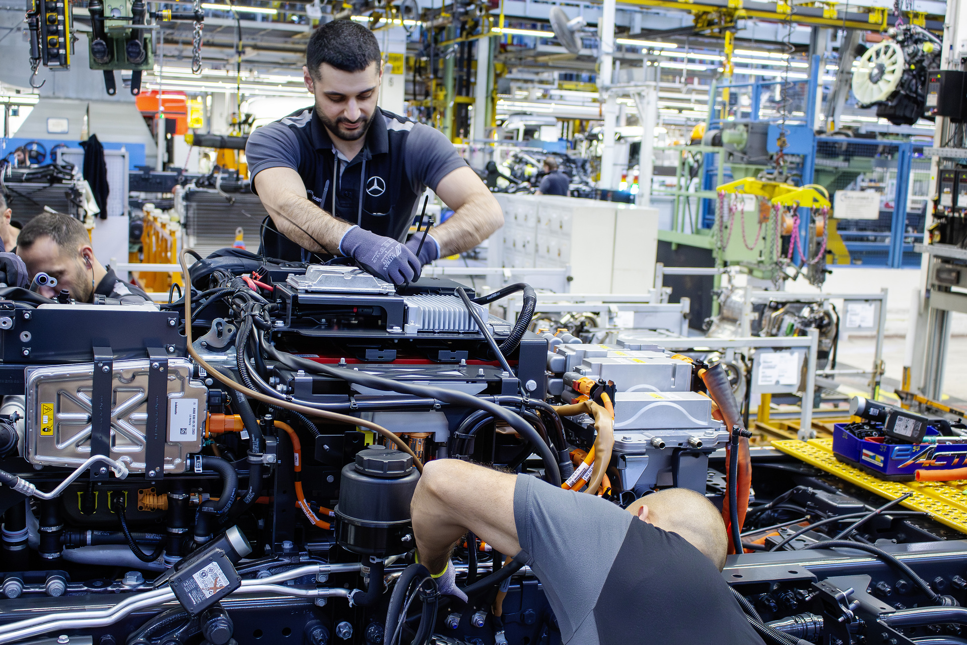 Elektro-Portfolio wächst: Mercedes-Benz Trucks startet Produktion neuer eActros 400-Generation im Werk Wörth