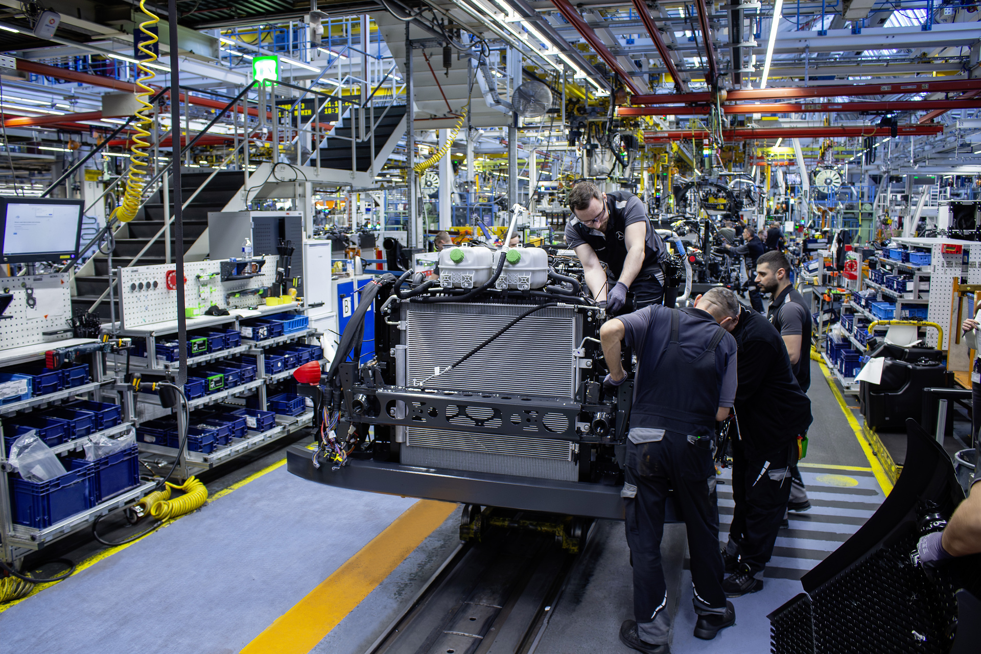 Elektro-Portfolio wächst: Mercedes-Benz Trucks startet Produktion neuer eActros 400-Generation im Werk Wörth