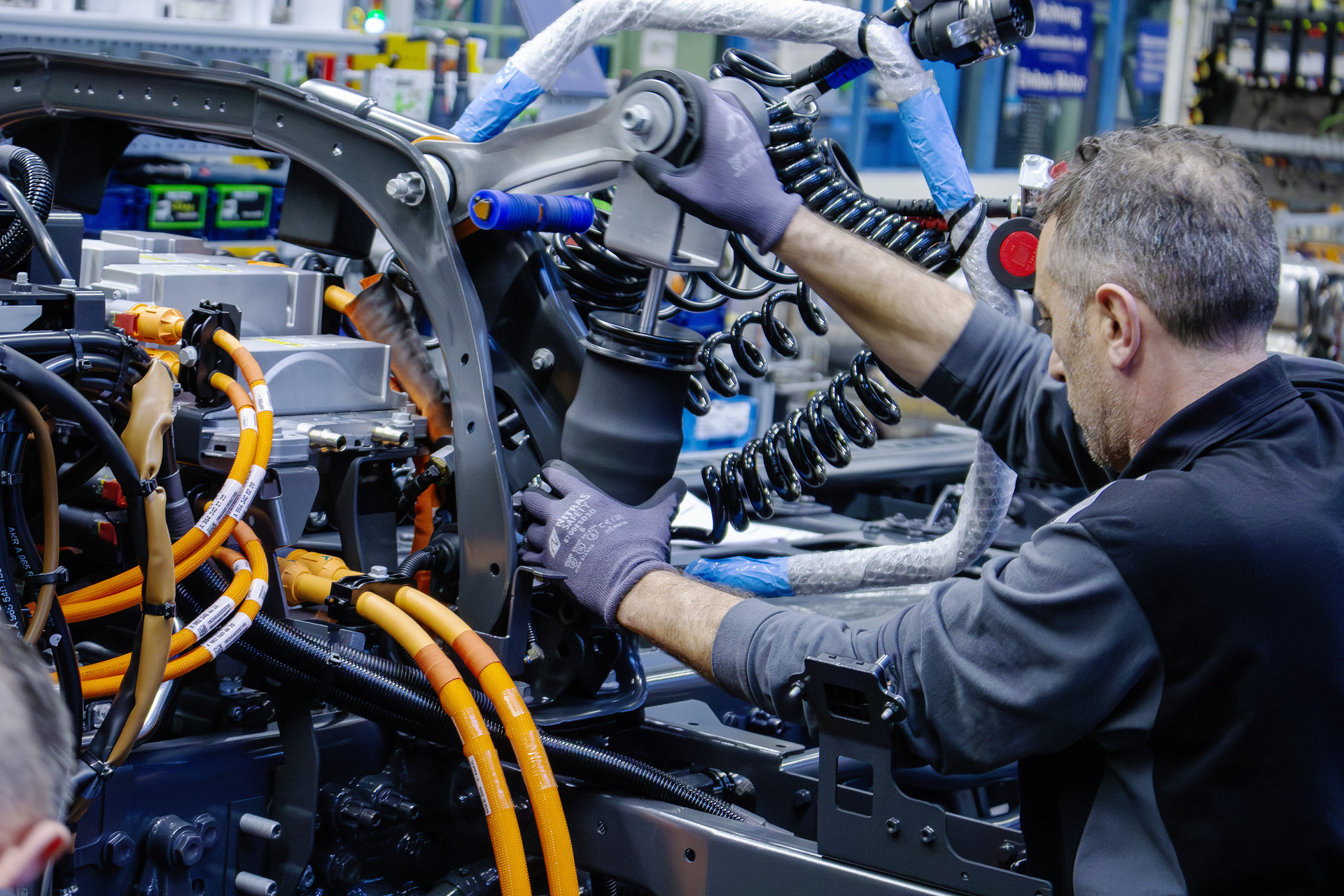 Elektro-Portfolio wächst: Mercedes-Benz Trucks startet Produktion neuer eActros 400-Generation im Werk Wörth