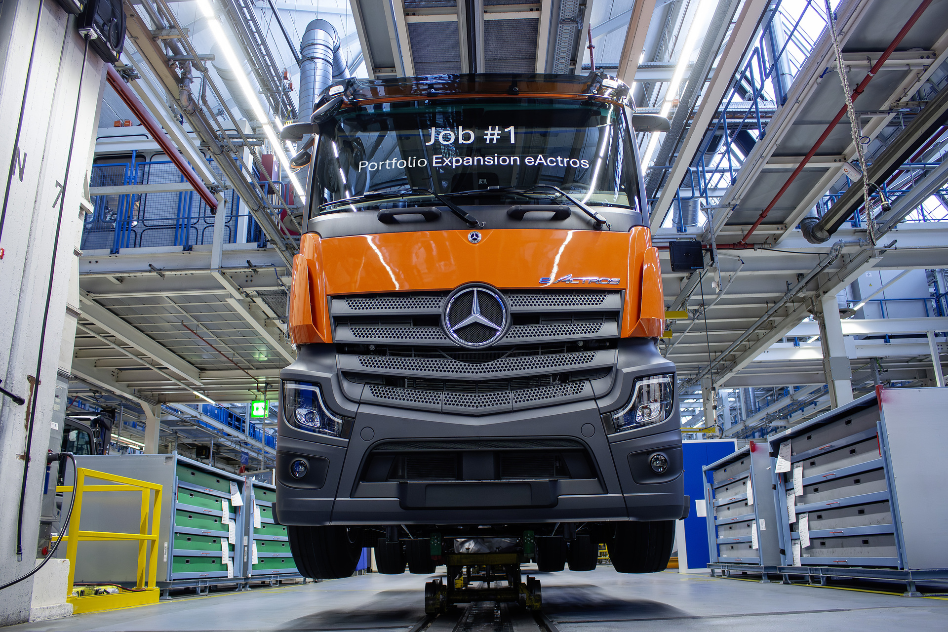 Elektro-Portfolio wächst: Mercedes-Benz Trucks startet Produktion neuer eActros 400-Generation im Werk Wörth