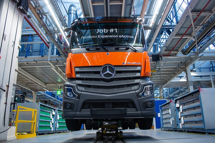 Elektro-Portfolio wächst: Mercedes-Benz Trucks startet Produktion neuer eActros 400-Generation im Werk Wörth