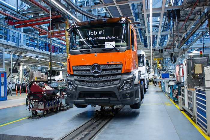 Elektro-Portfolio wächst: Mercedes-Benz Trucks startet Produktion neuer eActros 400-Generation im Werk Wörth