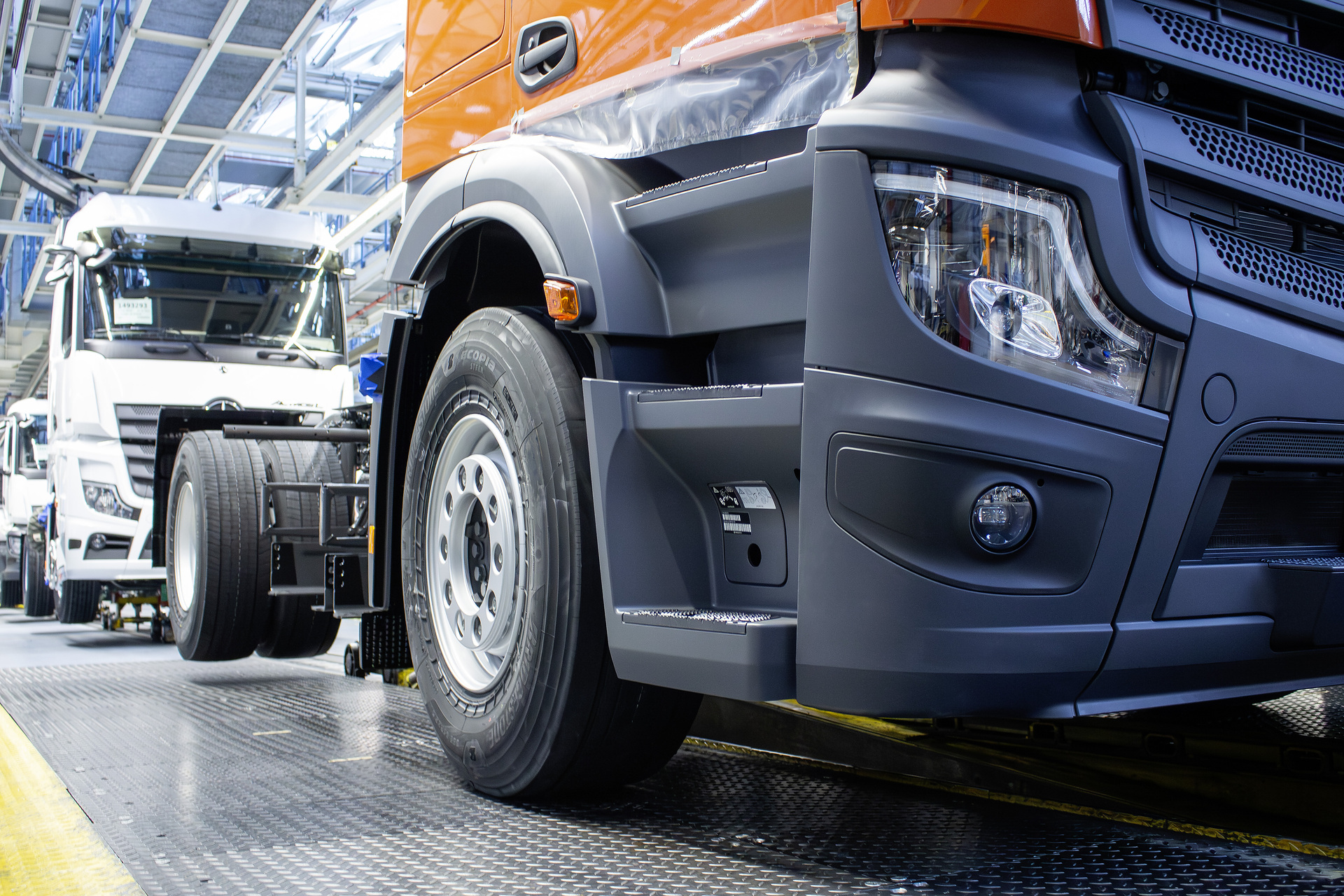 Elektro-Portfolio wächst: Mercedes-Benz Trucks startet Produktion neuer eActros 400-Generation im Werk Wörth