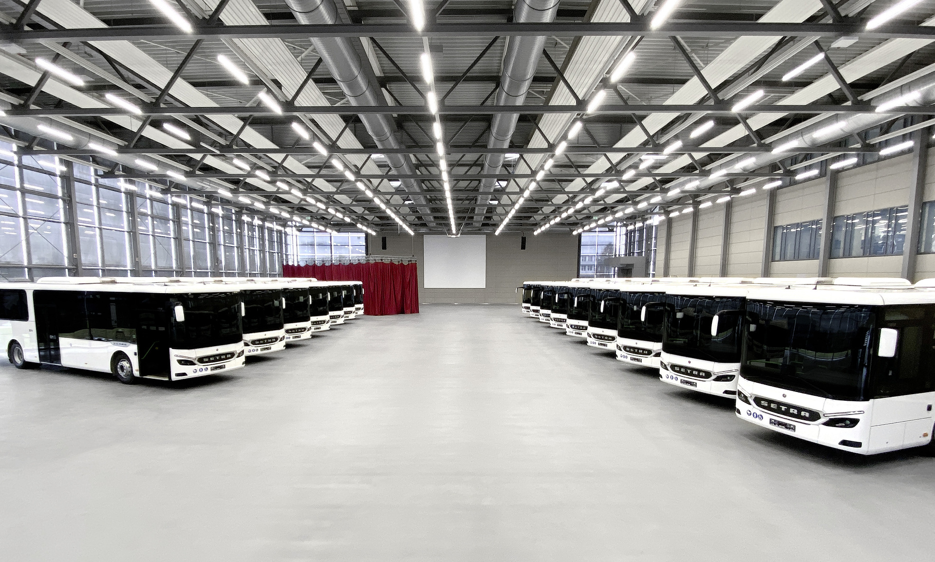 17 neue Setra Überlandlinienbusse für Merz Reisen