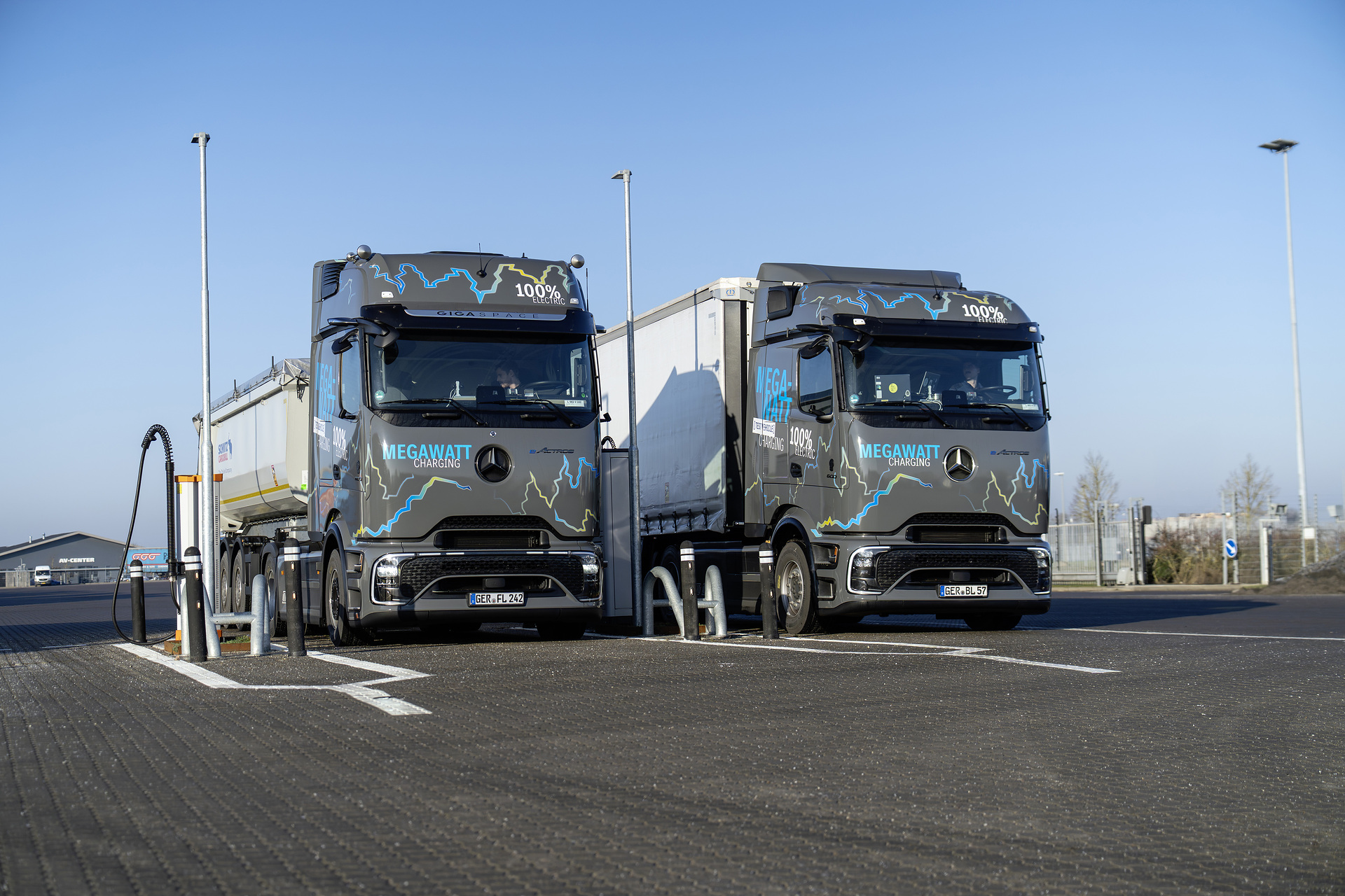 Megawattladen im Langstrecken Härtetest: Mercedes Benz Trucks schickt eActros 600 von Deutschland nach Schweden